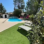La Floralie, Piscine Chauffee, Wifi, 2km *