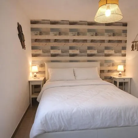 La Floralie, Piscine Chauffee, Wifi, 2km *
