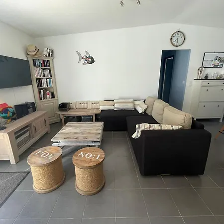 La Floralie, Piscine Chauffee, Wifi, 2km Holiday home