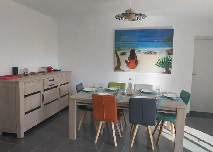 Holiday home La Floralie, Piscine Chauffee, Wifi, 2km