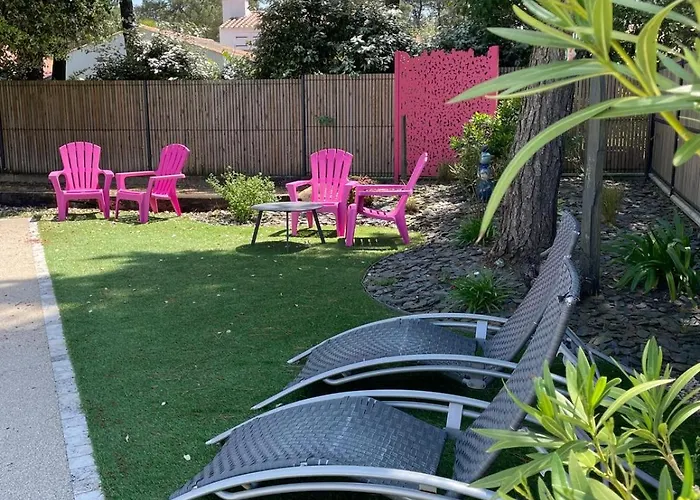 Holiday home La Floralie, Piscine Chauffee, Wifi, 2km *